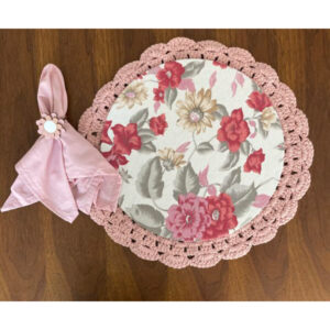 Conjunto Sousplat em Croche e Capa com MDF Rosa Claro